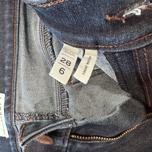 Ann Taylor Loft Dark Wash Denim Modern Skinny Jeans - Size 6/28 - Picture 6 of 6